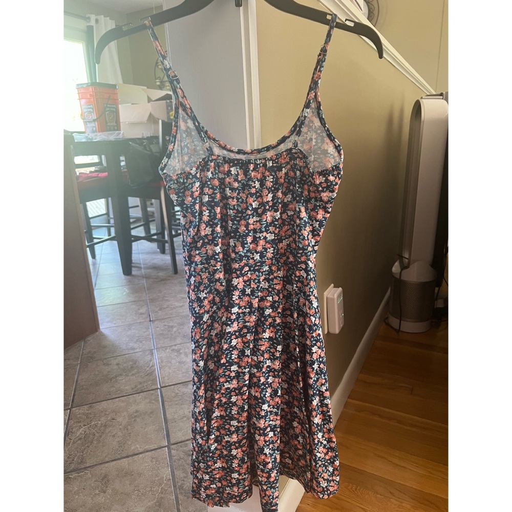 Dress - Picture 7 of 10